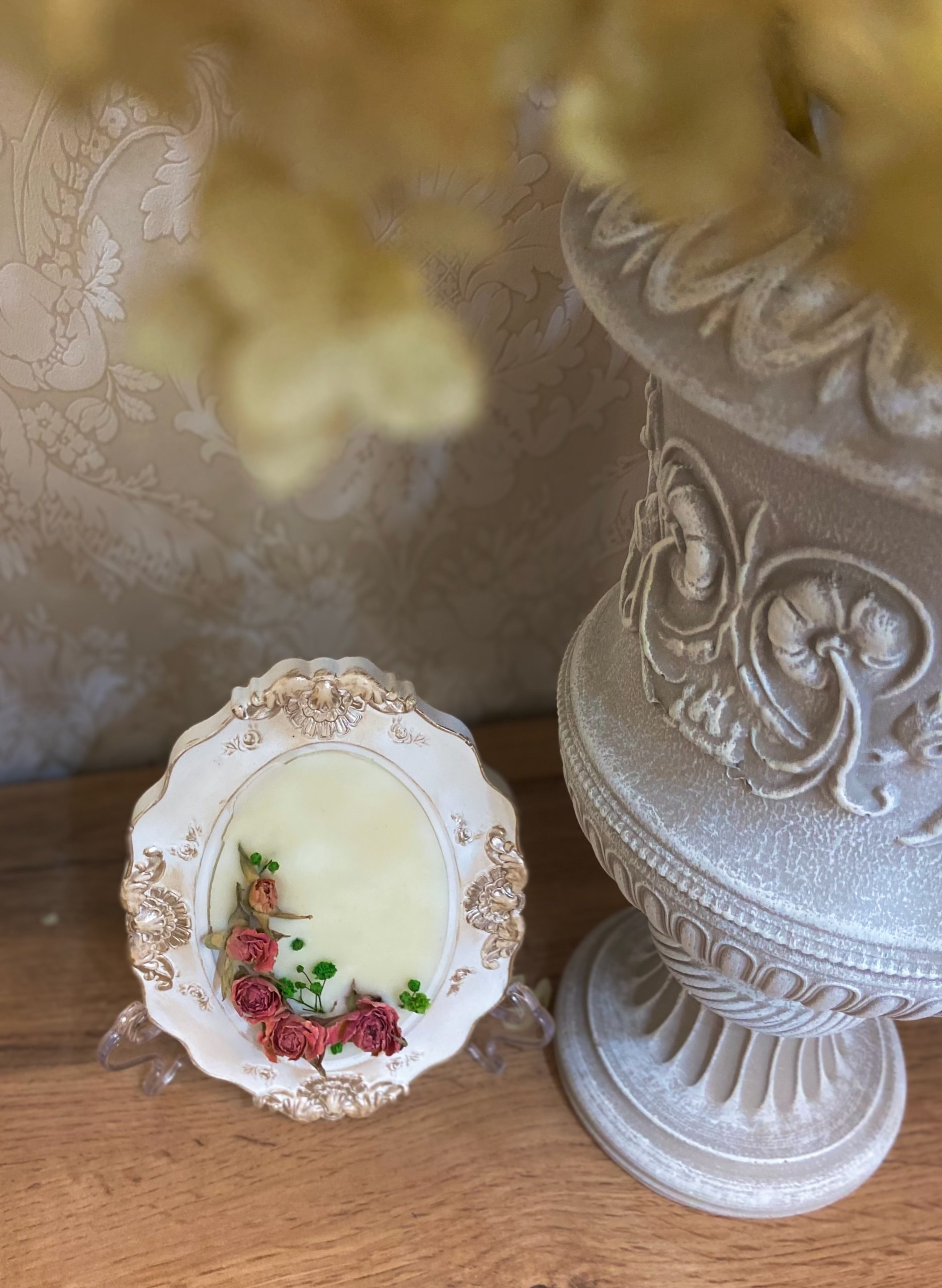 Ароматическая рамка с восковым декором