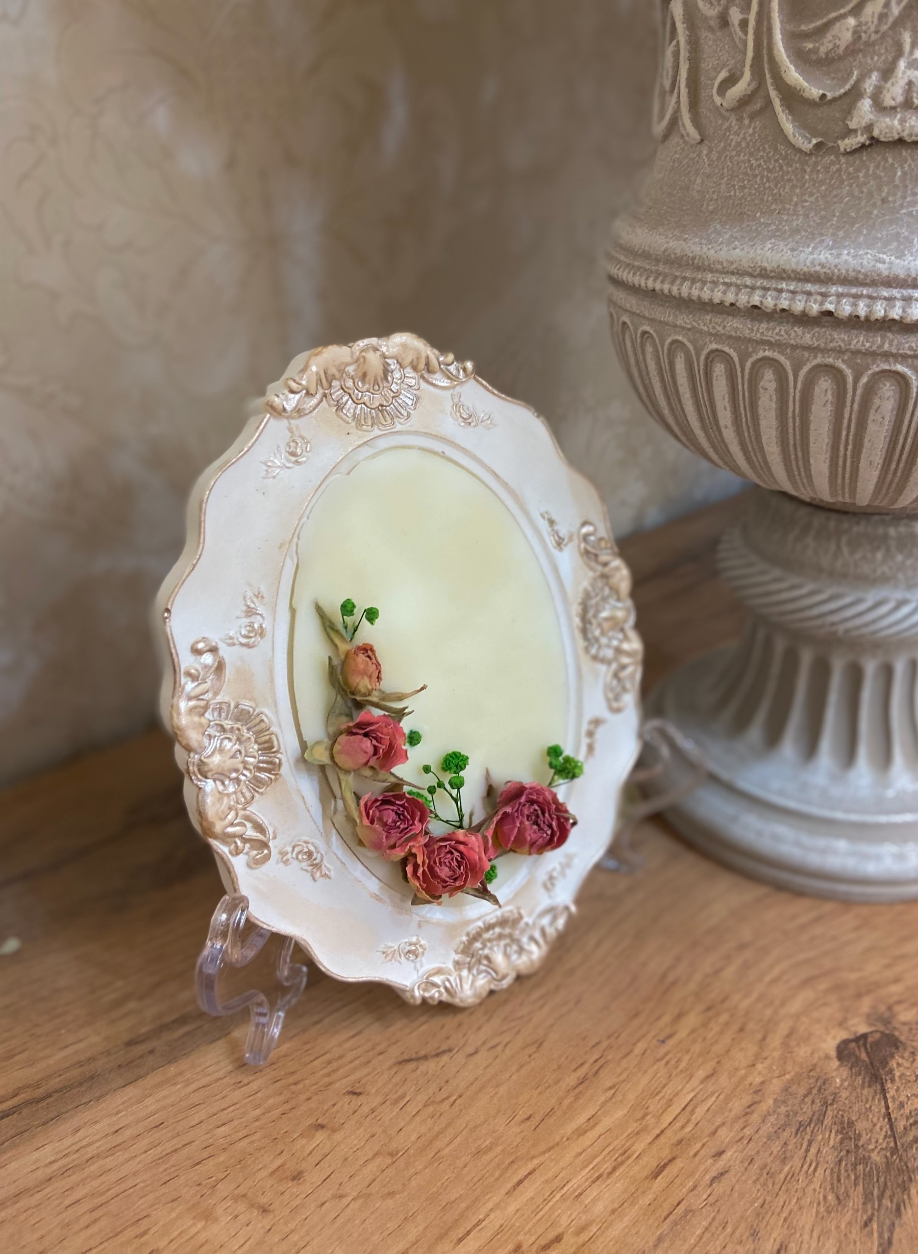 Ароматическая рамка с восковым декором